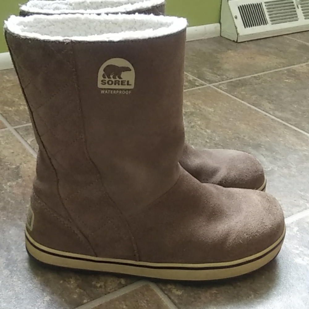 Women's Sorel Suede Glacy Boots 8